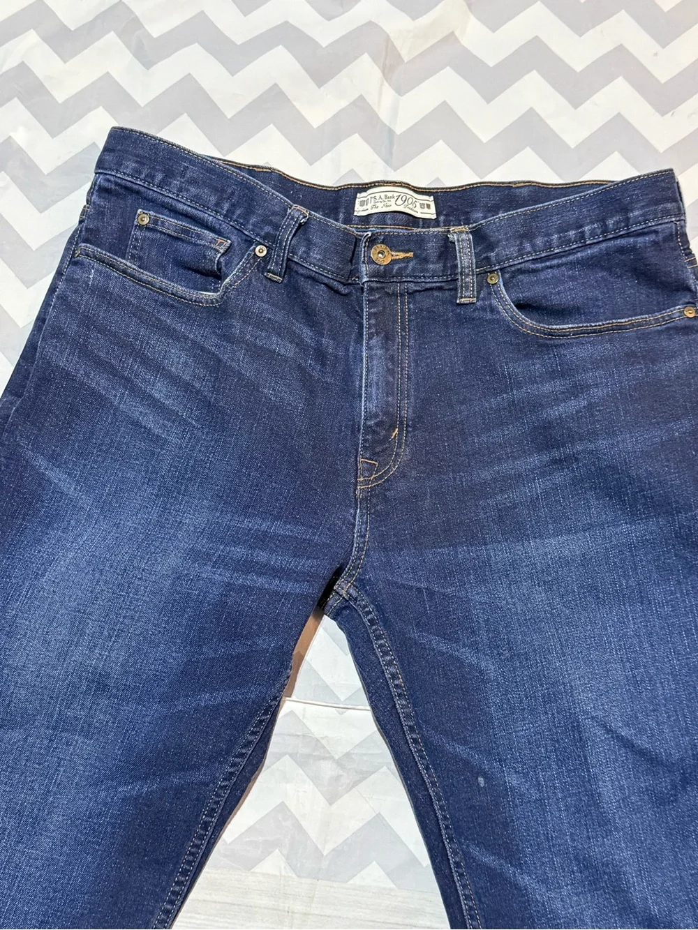 Jos. A. Bank Men's Dark Blue Denim Jeans Tailored Fit size 38W X 29L